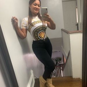 Meet your Posher, González